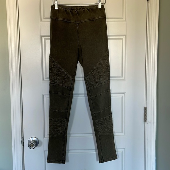 Sundance stretch cotton moto leggings in olive green, size Small - Picture 3 of 7